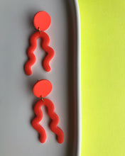 Load image into Gallery viewer, POP | squiggle earrings