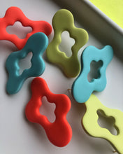 Load image into Gallery viewer, POP | wavy blob earrings