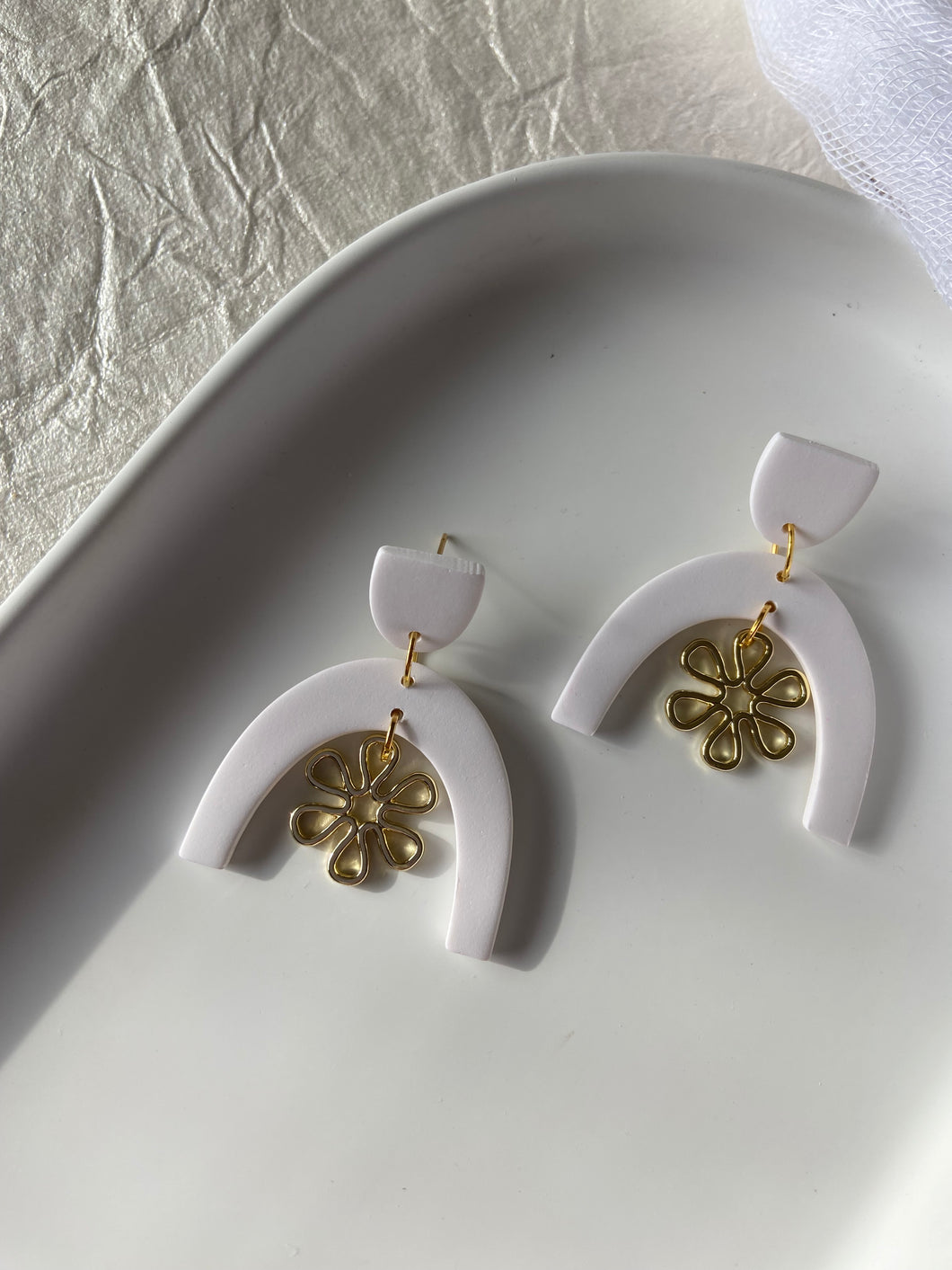 GLITZ | groova charm arch earrings
