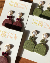 Load image into Gallery viewer, MISC | garland earrings // classy