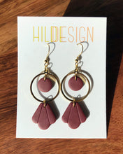 Load image into Gallery viewer, MISC | pluma earrings // classy