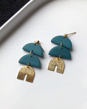 Load image into Gallery viewer, MOOD | curva earrings
