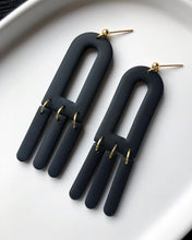 Load image into Gallery viewer, MOOD | perennia earrings