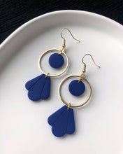 Load image into Gallery viewer, MOOD | pluma earrings