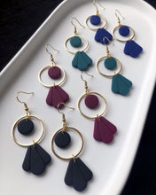 Load image into Gallery viewer, MOOD | pluma earrings