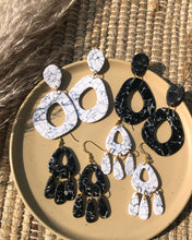 Load image into Gallery viewer, STONE | ora drop earrings // black howlite
