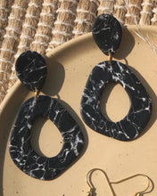 Load image into Gallery viewer, STONE | ora drop earrings // black howlite
