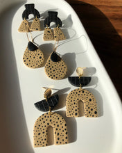 Load image into Gallery viewer, MISC | zelda earrings // black + tan
