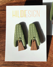 Load image into Gallery viewer, MISC | topia earrings // classy
