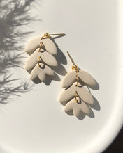 Load image into Gallery viewer, COZY | aria earrings
