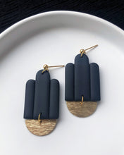 Load image into Gallery viewer, MOOD | fina earrings
