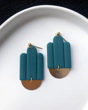 Load image into Gallery viewer, MOOD | fina earrings
