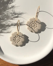 Load image into Gallery viewer, COZY | terra earrings
